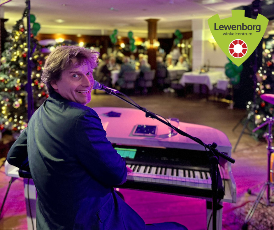 Gezellige zondagmiddag met live muziek van Jacdirk van Gool